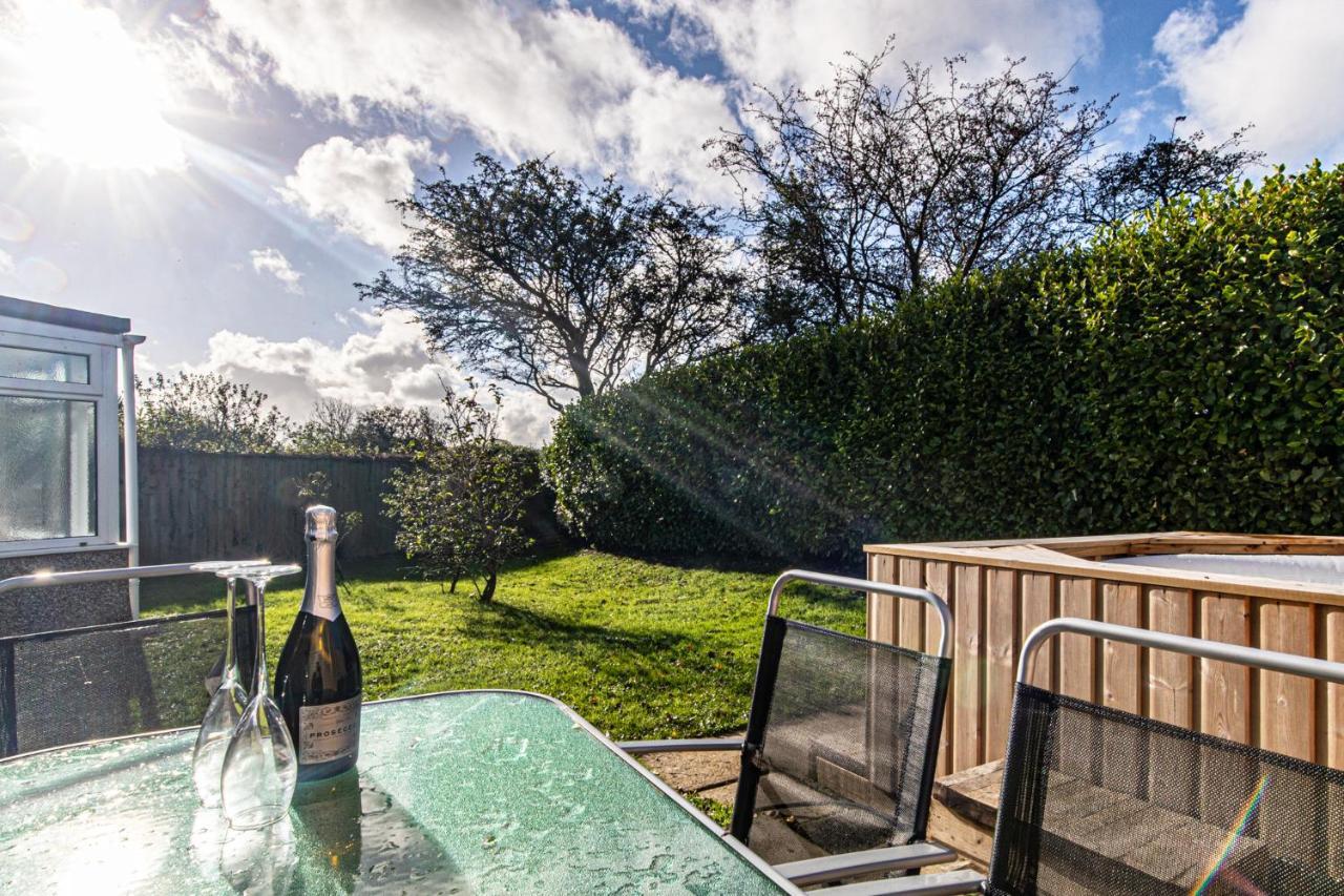 Ty Gwyn - Hot Tub, Parking, Dog Friendly Villa Saundersfoot Buitenkant foto